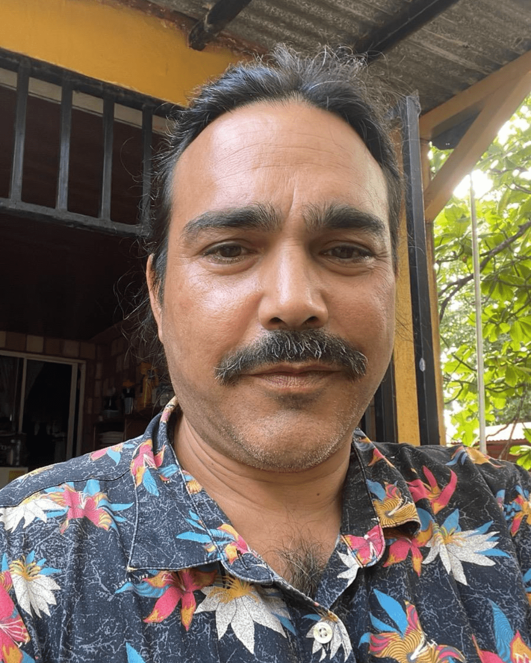 Nosotros 24 Jason Postelnek